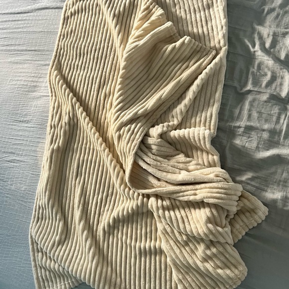 Cozy 150x122cm blanket - Picture 2 of 2